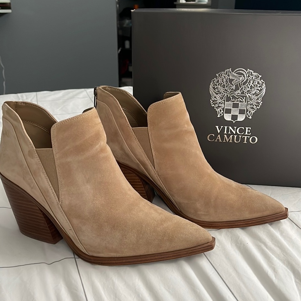 Vince Camuto Gradina booties